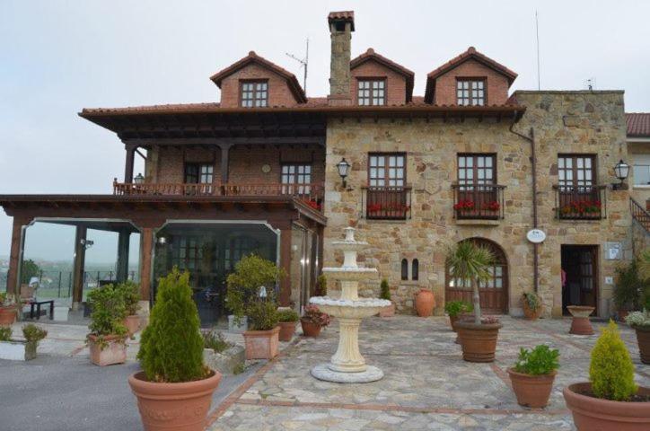 Y Estudios- 