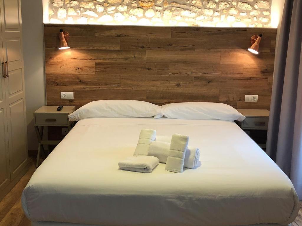Hotel Y Estudios- 