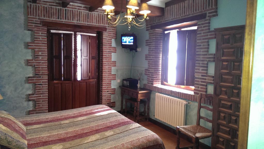 Y Estudios- 