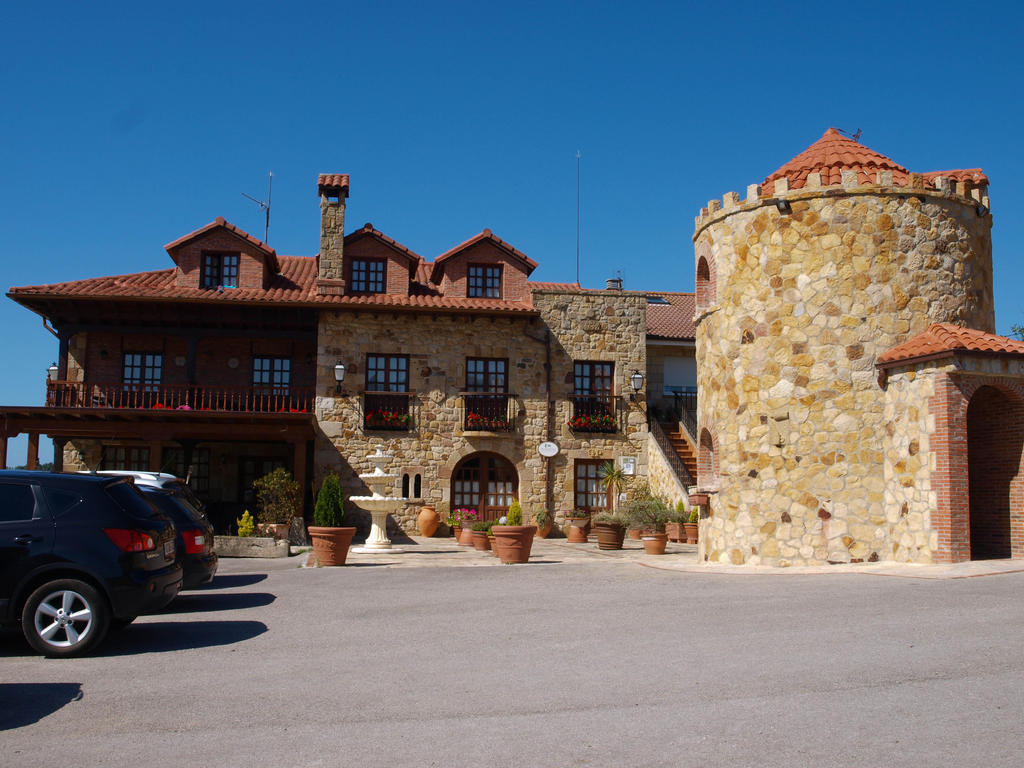 Hotel Y Estudios- 