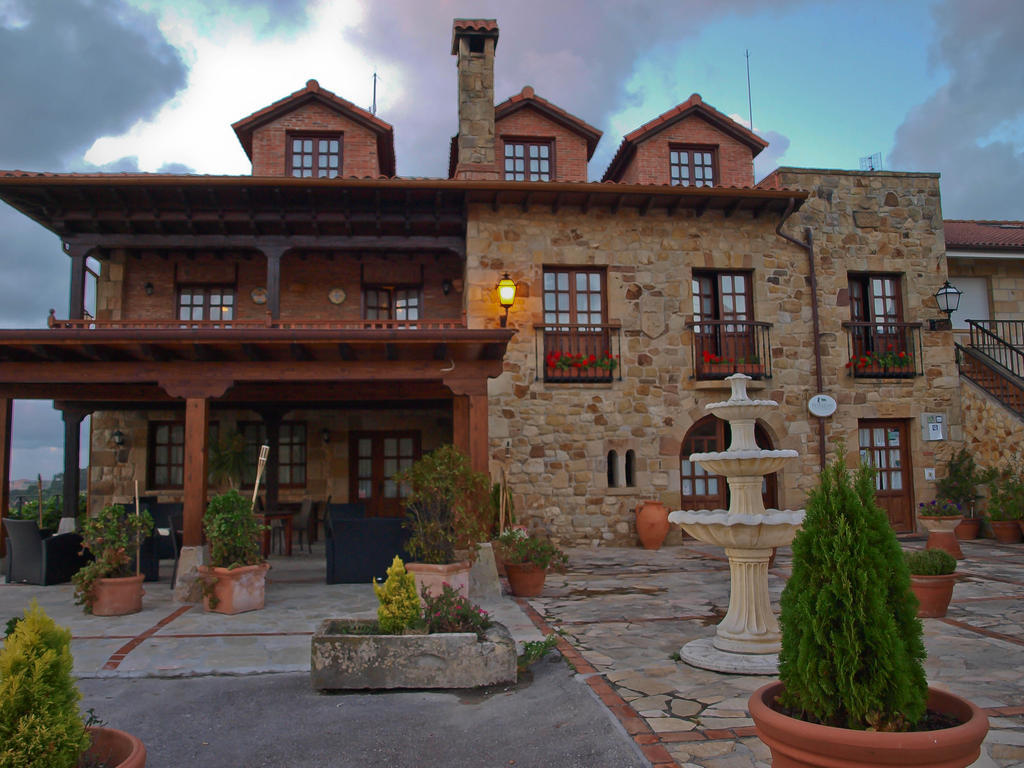 Y Estudios- 