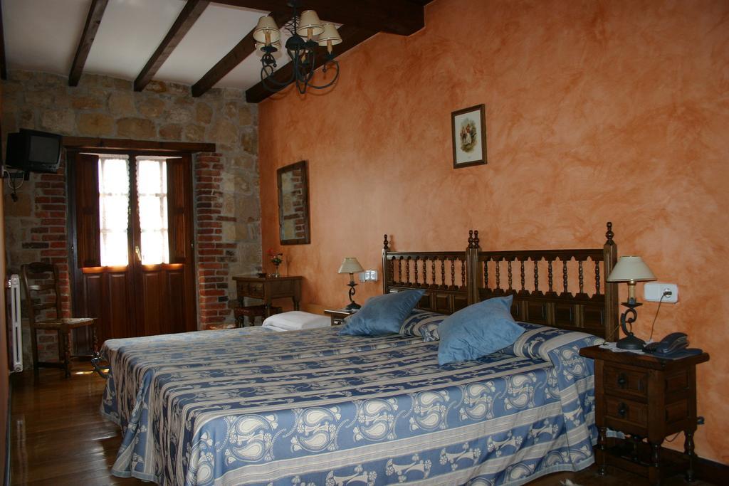 Hotel Y Estudios- 