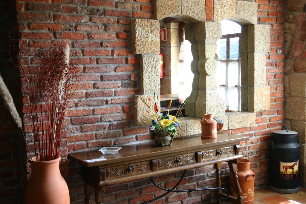 Hotel Y Estudios- 
