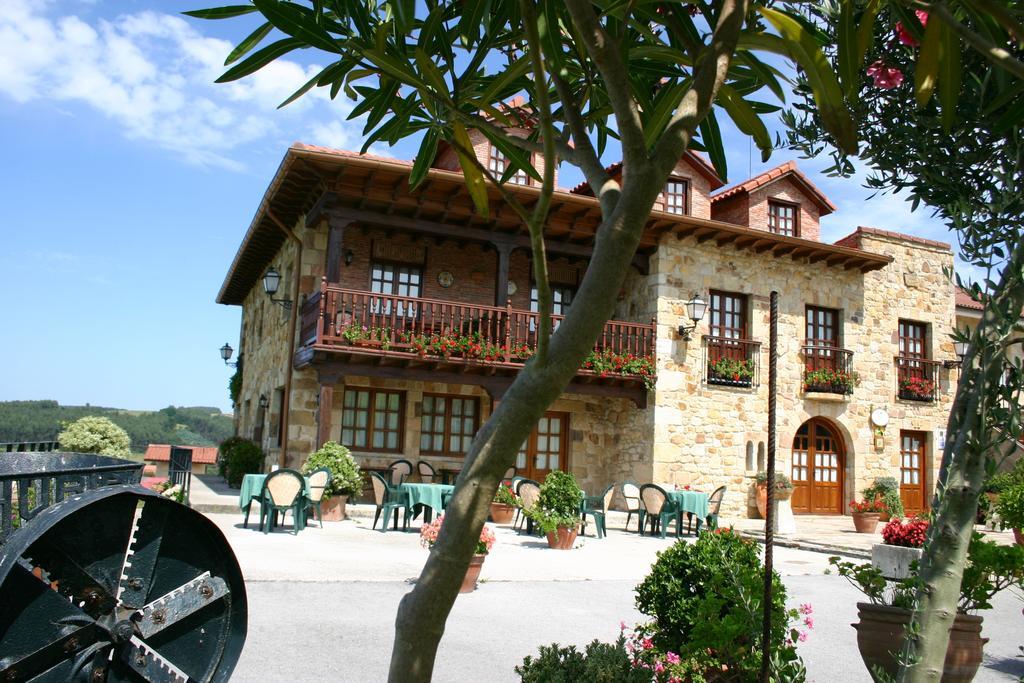Y Estudios- 