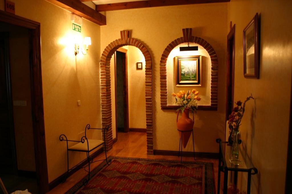 Y Estudios- 